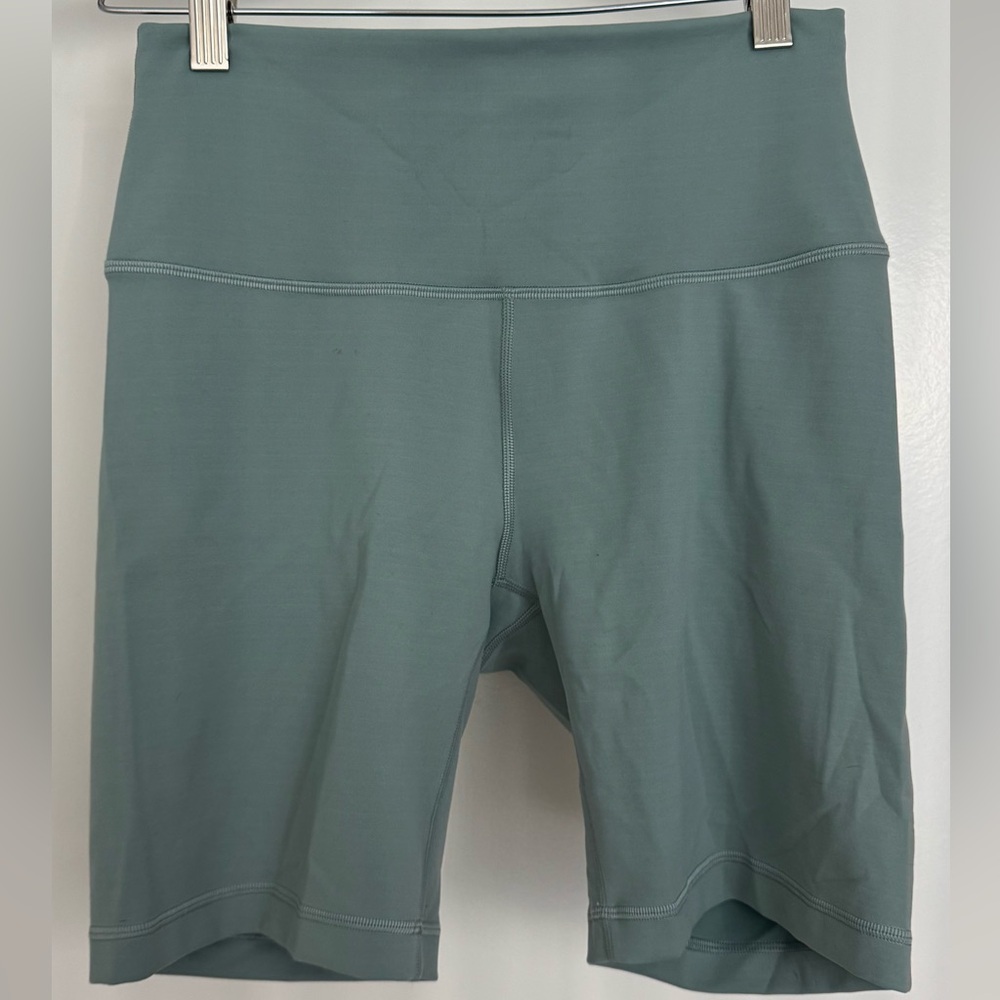 Lululemon Wunder Train Contour Fit High-Rise Short 8" in Misty Glade
